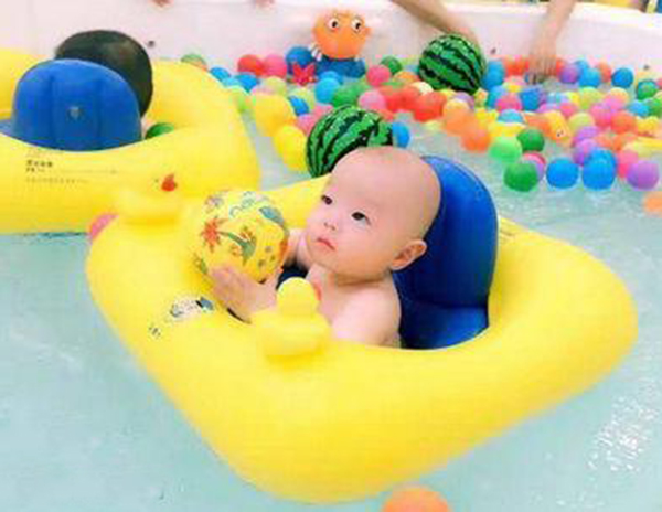 微宝宝婴儿游泳馆加盟