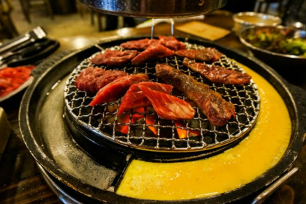 姜虎东烤肉加盟费是多少？33.3万元即可加盟！