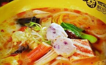 小猪憨尼麻辣烫加盟费