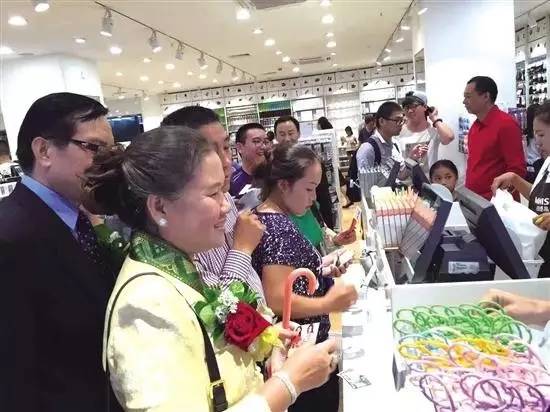 名创优品赞助韩剧并且开遍全球 简直屌炸天！
