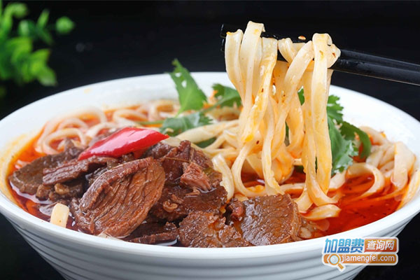 【包包白专业牛肉面代理】代理包包白专业牛肉面，三年买车买房！