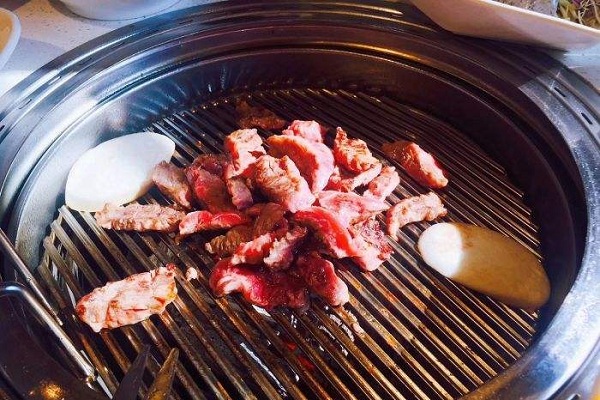 韩香福烤肉庄园加盟店