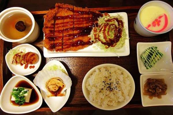 樱食家日式简餐加盟