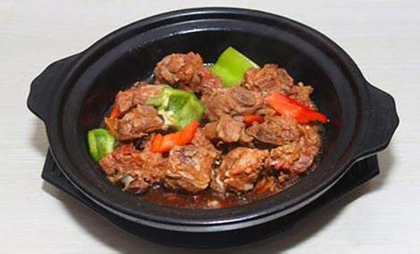 泉昕黄焖鸡米饭