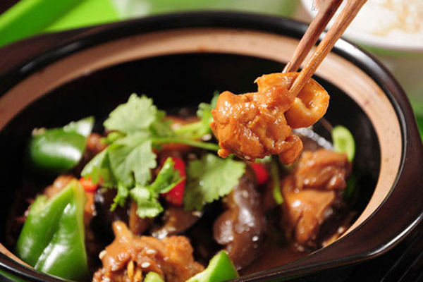 儒家阁黄焖鸡米饭