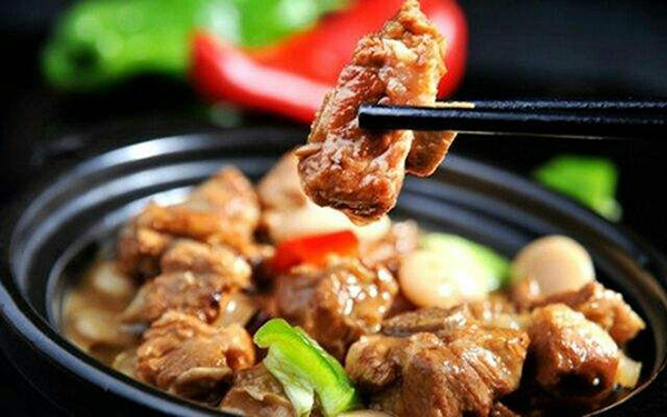 儒家阁黄焖鸡米饭