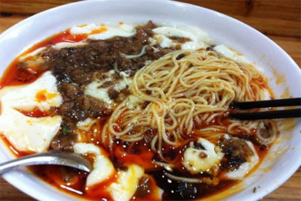 奇骨豆花面加盟
