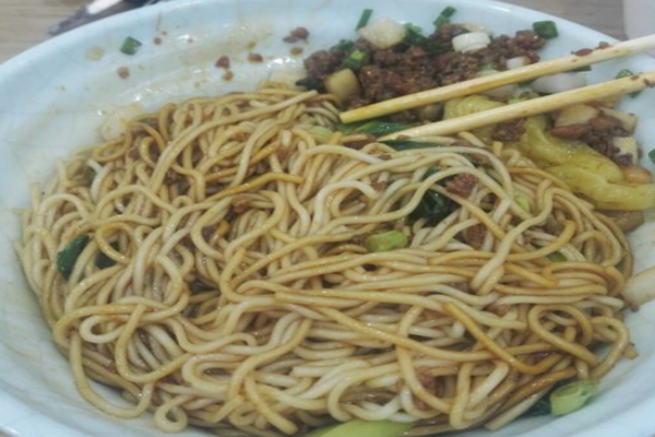 泥巴人重庆小面加盟费