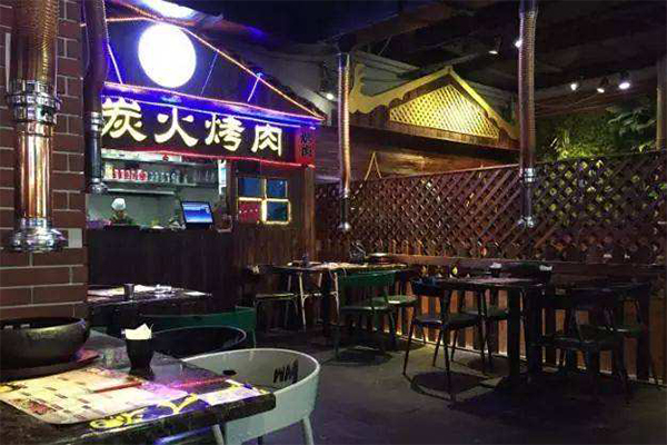 春英乡村烤肉店