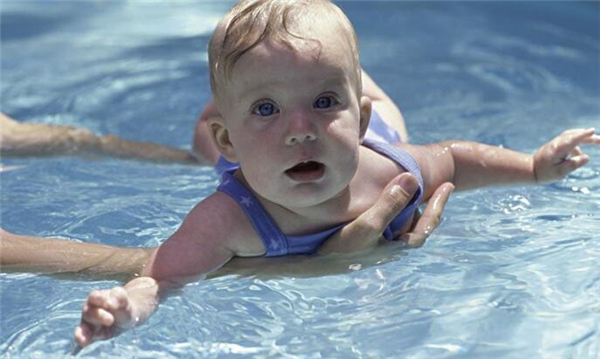 一一吖吖婴儿游泳馆加盟