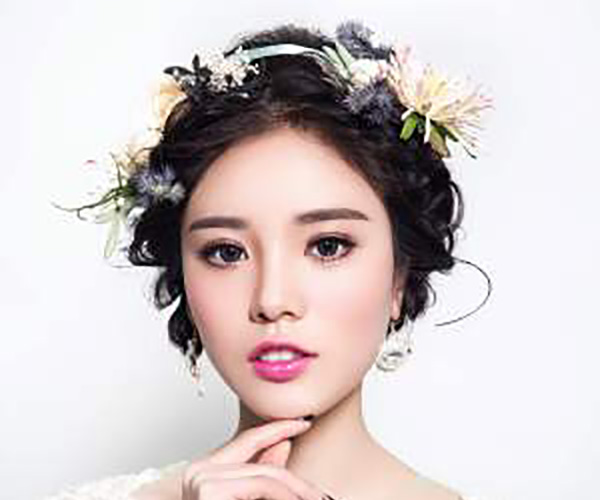 花茜彩妆造型美甲培训