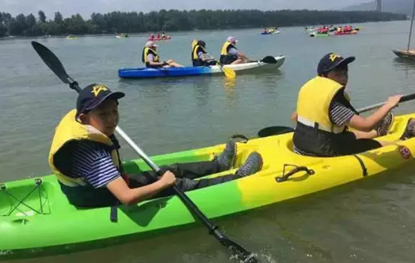 疯狂营地夏令营