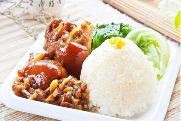 秋雨猪脚饭