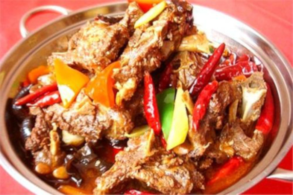 红焖羊肉火锅加盟费多少钱？分析加盟红焖羊肉火锅要投资多少钱！