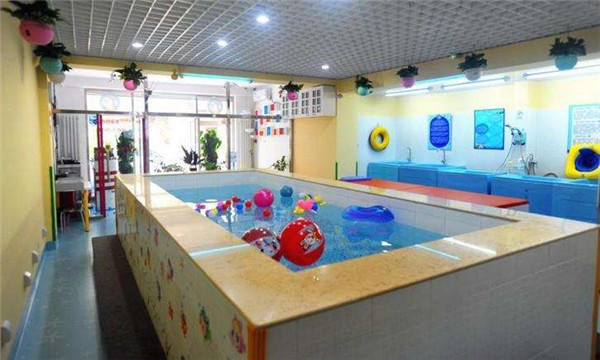 婴童游泳馆加盟店