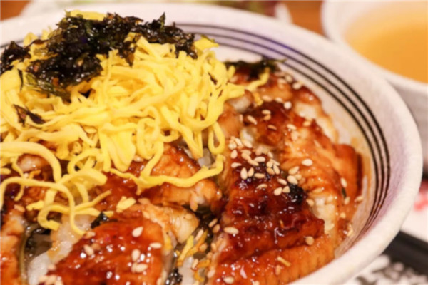 熊吞大碗丼日式烧肉饭加盟费