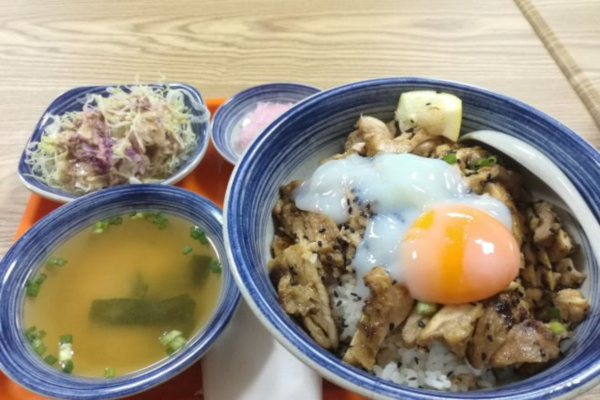 π岛烧肉丼饭
