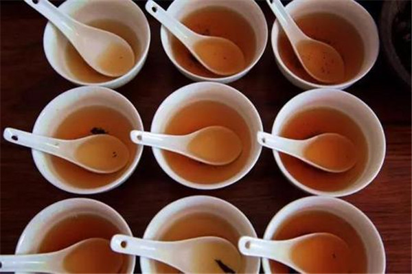 山中茶奶茶加盟店