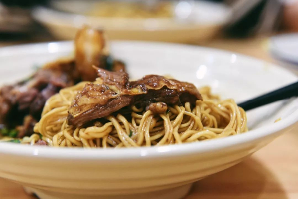 咬强羊肉面馆