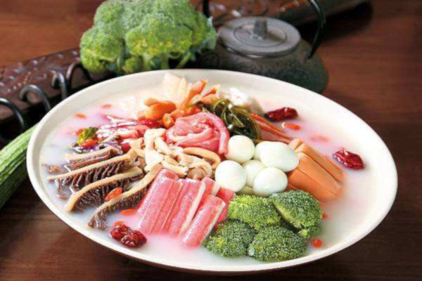菜先生冒菜加盟