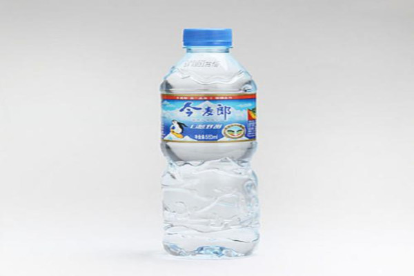 今麦郎矿泉水