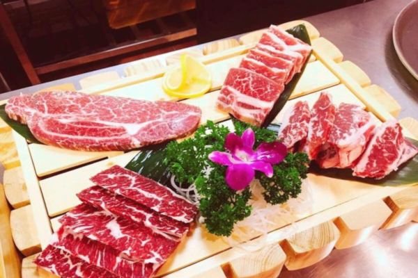 侬本炭火烧肉