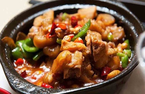 吉东家黄焖鸡米饭