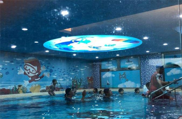 龙格亲子游泳馆