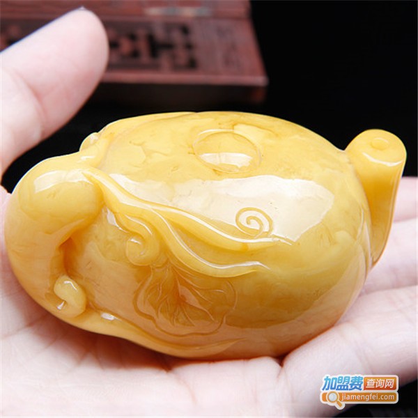 思华年琥珀