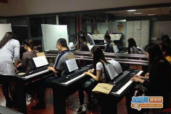 钢琴培训班加盟费多少？
