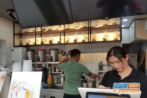 楼上奶茶加盟门店