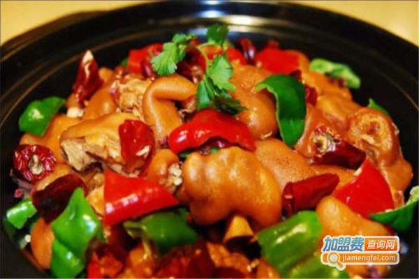 釜槿缘石锅拌饭