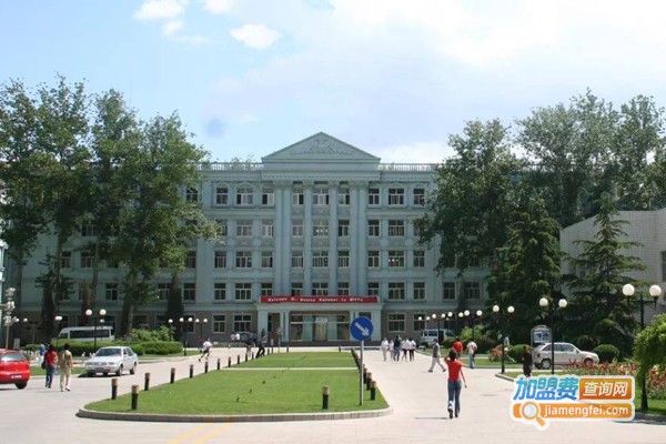 精华学校