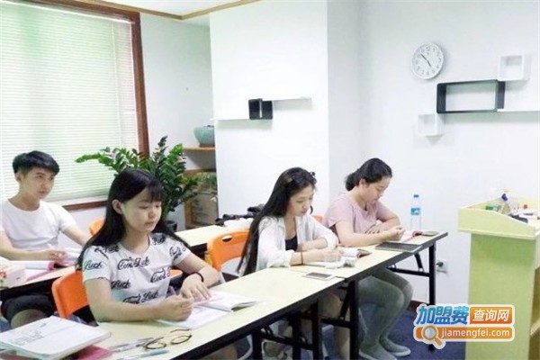 汉知语言培训加盟费