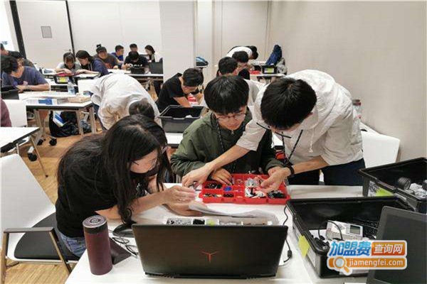 课斯维国际教育