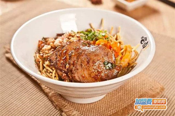 萌煮骨汤卤汁饭
