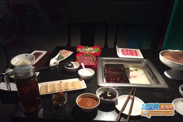 巴蜀小任性火锅加盟费