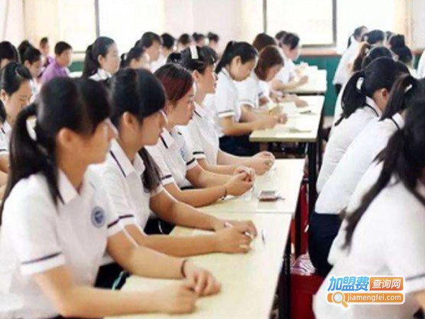 信阳蓝悦幼师培训学校