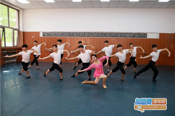 花蕾舞蹈培训中心