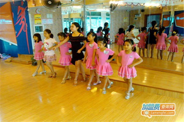 小雅舞蹈艺术培训加盟