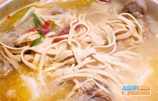 砂锅筒骨煲