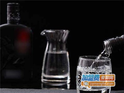 散装白酒加盟_香气扑鼻 满口生香