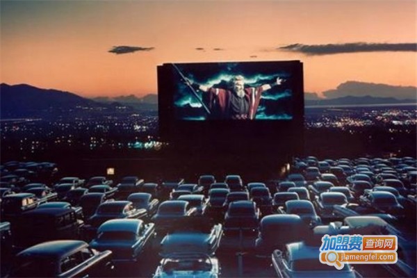 枫花园汽车电影院加盟，创业加盟枫花园汽车电影院助您轻松赚大钱！