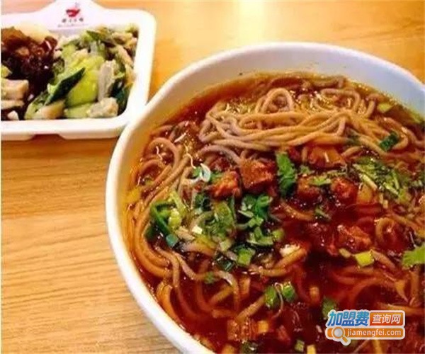 秦瓜娃咥面咧