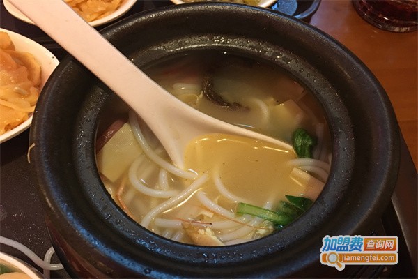 瓦罐米线店