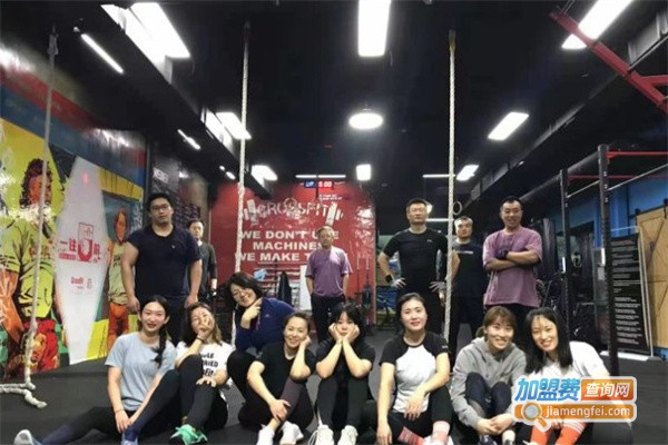 crossfit we in混合体能训练中心