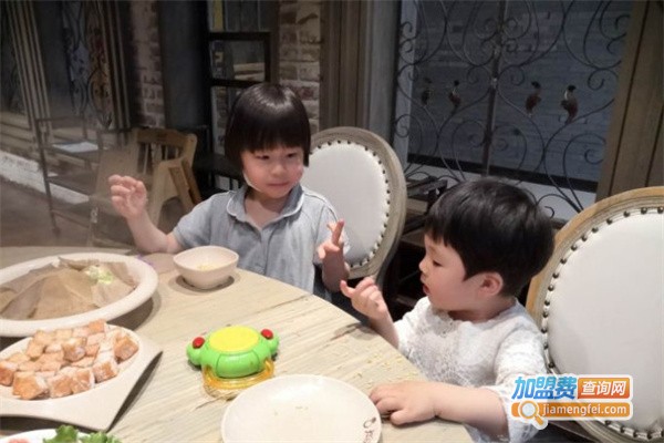 棒棒鱼鲜鱼火锅加盟，加盟棒棒鱼鲜鱼火锅利润高回报大！