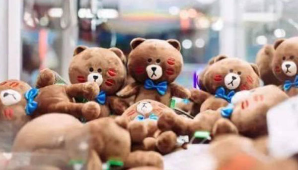 上海娃娃机加盟_开店加盟上海娃娃机，一年能赚很多！