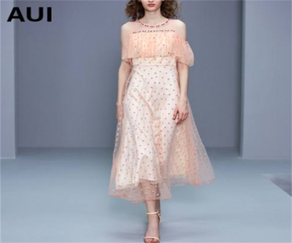aui女装加盟费