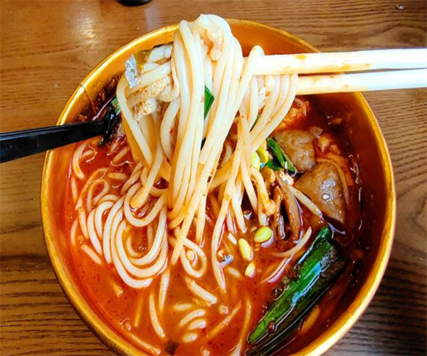 碗太绿臭豆腐米线